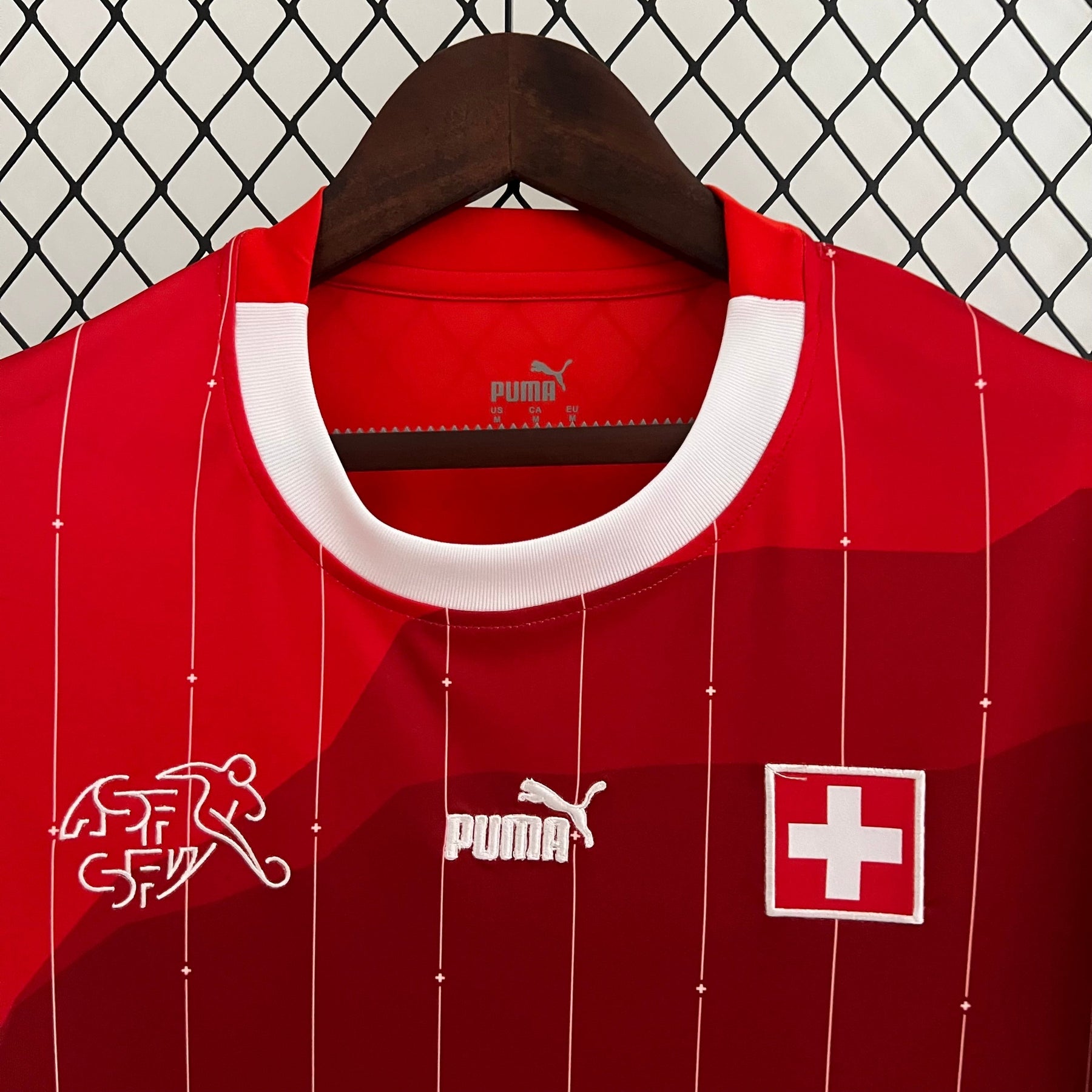 Camisa Suíça Home 2024/25 - Puma Torcedor Masculina - Vermelha